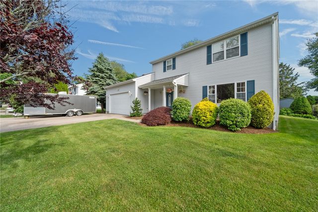 40 Conanicus Road, Narragansett, RI 02882