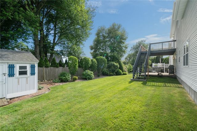 40 Conanicus Road, Narragansett, RI 02882