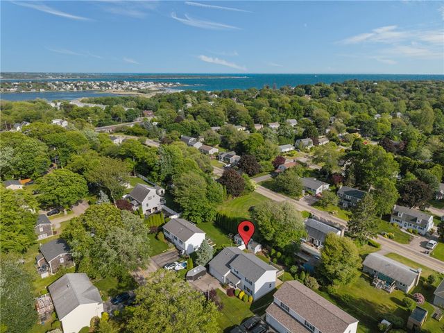 40 Conanicus Road, Narragansett, RI 02882