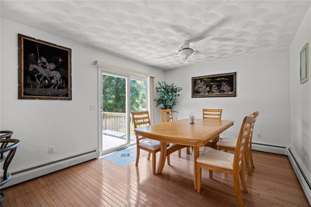 40 Conanicus Road, Narragansett, RI 02882