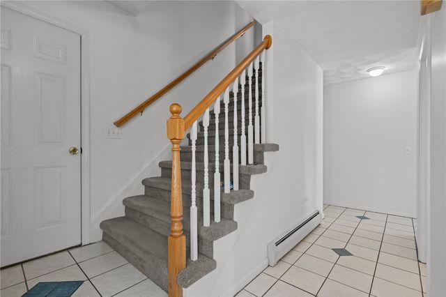 40 Conanicus Road, Narragansett, RI 02882