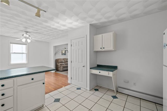 40 Conanicus Road, Narragansett, RI 02882