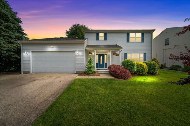 40 Conanicus Road, Narragansett, RI 02882