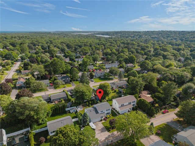 40 Conanicus Road, Narragansett, RI 02882