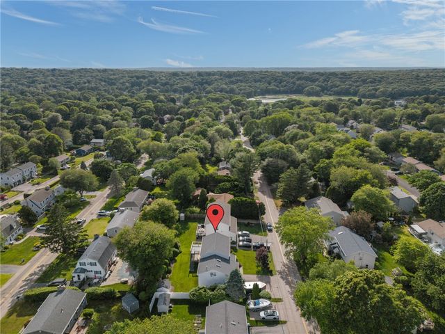 40 Conanicus Road, Narragansett, RI 02882