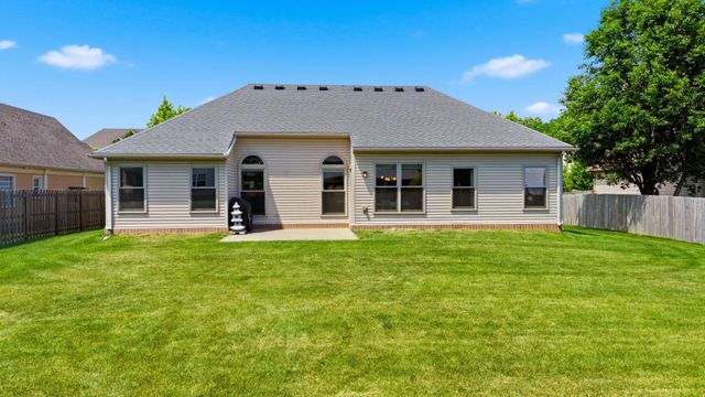 112 Shepherds Trace, Versailles, KY 40383