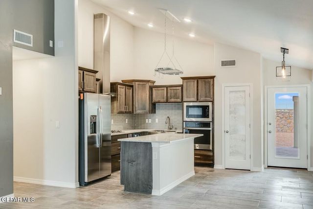 3888 Surmise Street, El Paso, TX 79938