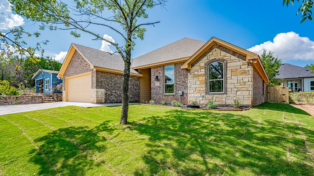 2714 Austin Drive, Granbury, TX 76048 — exterior