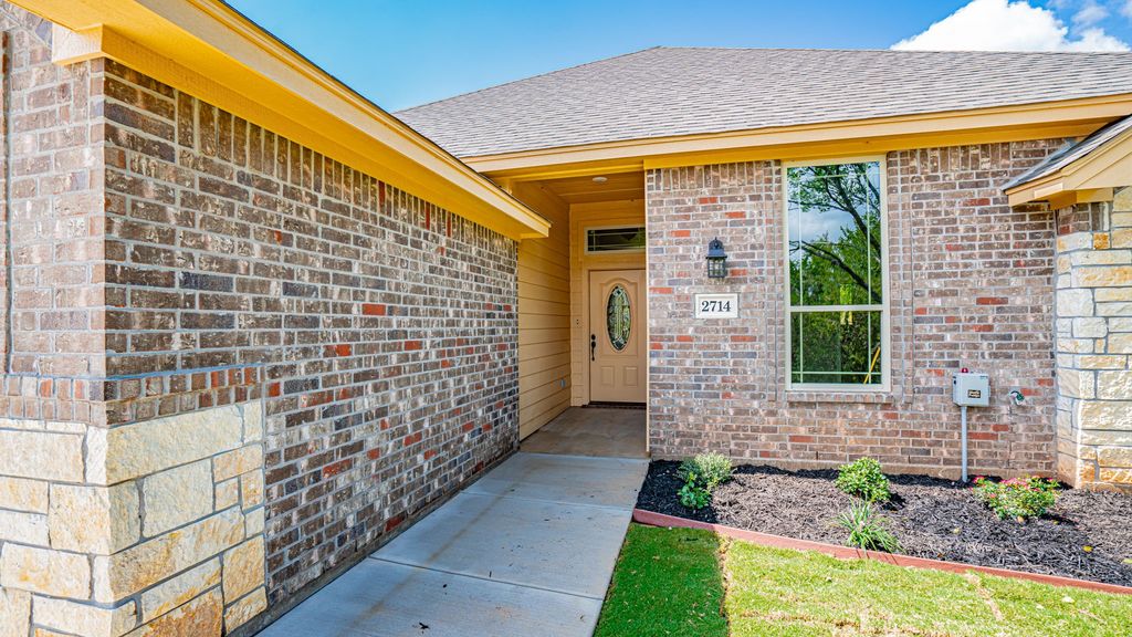 2714 Austin Drive, Granbury, TX 76048 — photo 2