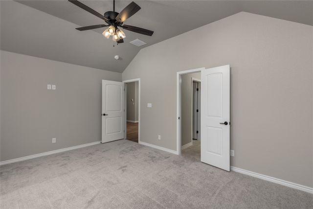 1607 W College Street, Jacksboro, TX 76458