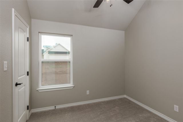 1607 W College Street, Jacksboro, TX 76458