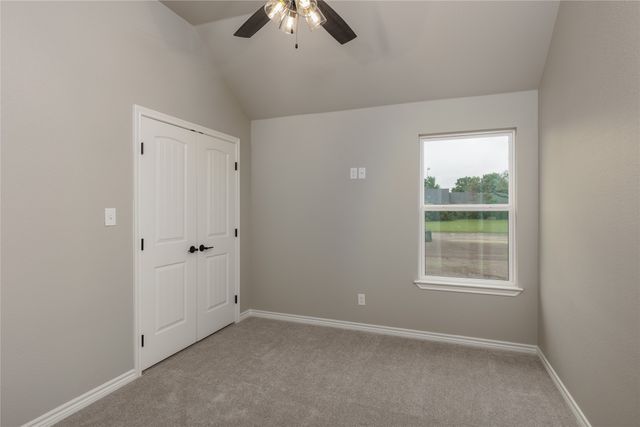 1607 W College Street, Jacksboro, TX 76458