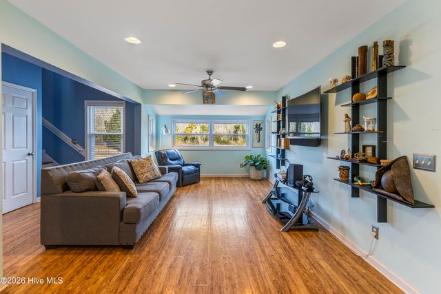 412 Lakeview Drive, Hampstead, NC 28443