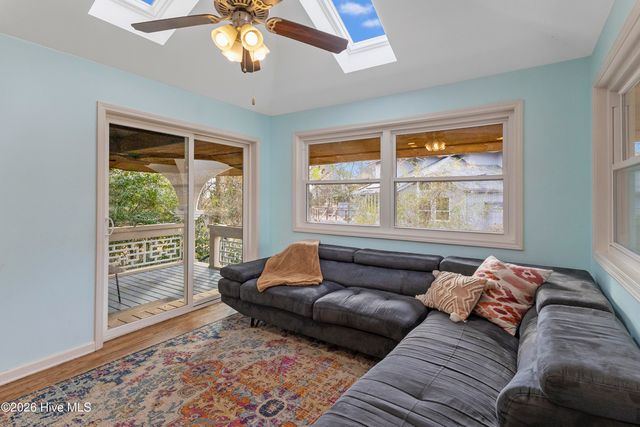 412 Lakeview Drive, Hampstead, NC 28443