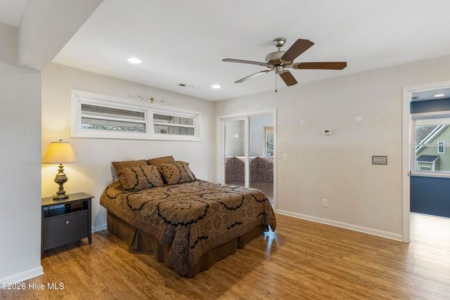 412 Lakeview Drive, Hampstead, NC 28443