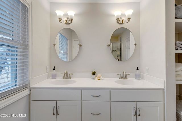 412 Lakeview Drive, Hampstead, NC 28443