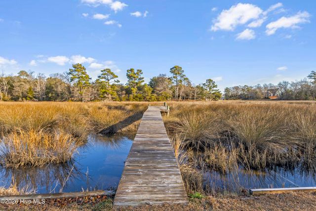 412 Lakeview Drive, Hampstead, NC 28443