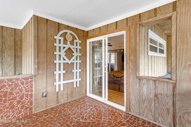 412 Lakeview Drive, Hampstead, NC 28443