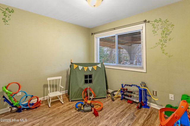 412 Lakeview Drive, Hampstead, NC 28443