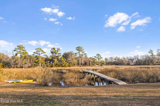 412 Lakeview Drive, Hampstead, NC 28443