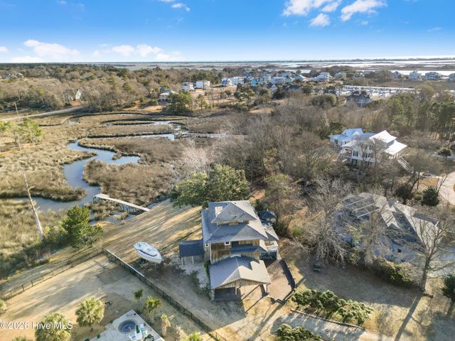 412 Lakeview Drive, Hampstead, NC 28443