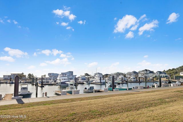 412 Lakeview Drive, Hampstead, NC 28443