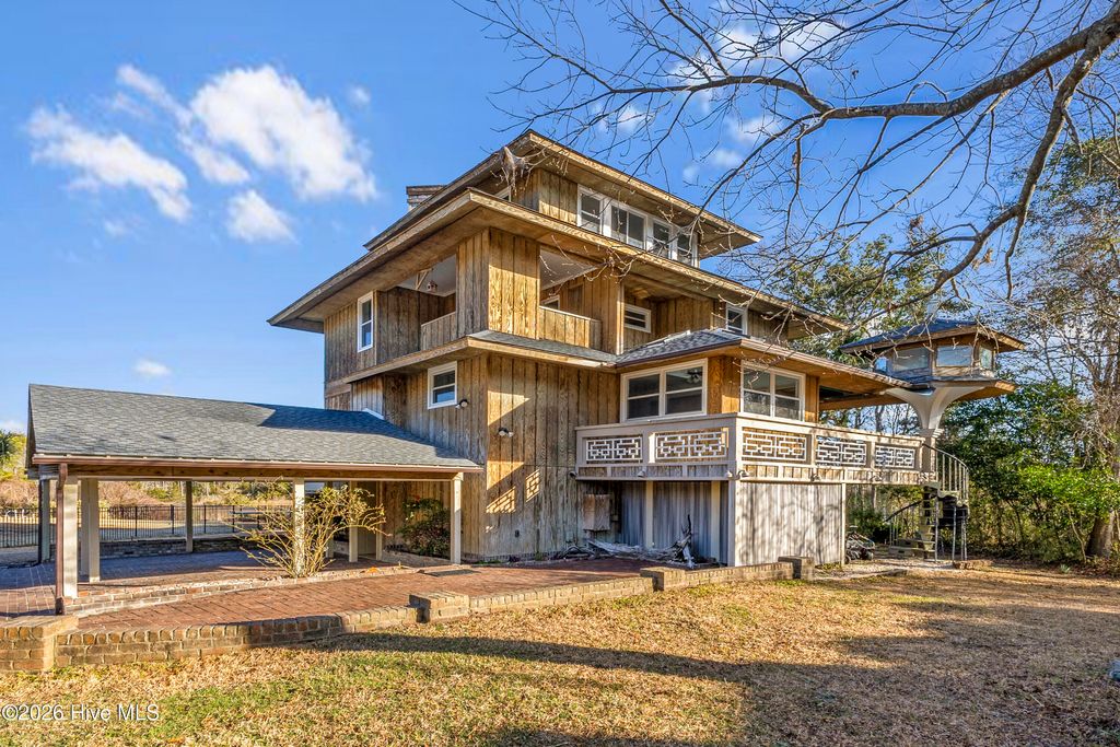 412 Lakeview Drive, Hampstead, NC 28443