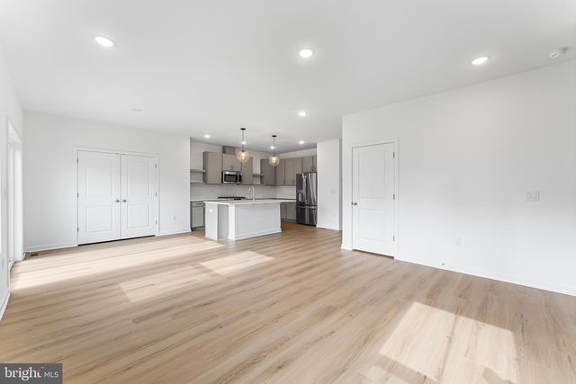 27 COTTONWOOD AVE, Berlin, NJ 08009