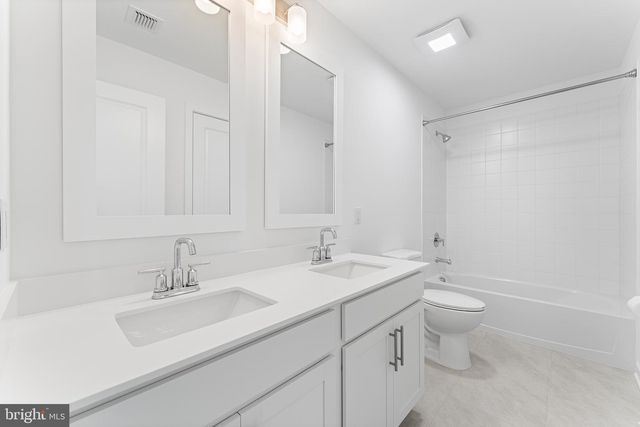 27 COTTONWOOD AVE, Berlin, NJ 08009