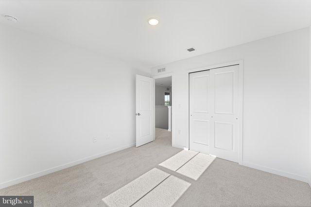 27 COTTONWOOD AVE, Berlin, NJ 08009