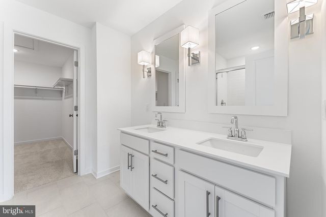 27 COTTONWOOD AVE, Berlin, NJ 08009