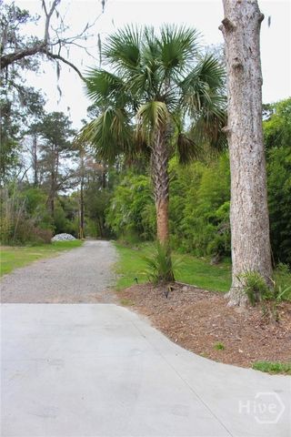 17 Abraham Road, Savannah, GA 31406