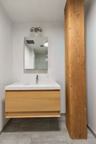 21 Wormwood Street 411, Boston, MA 02210