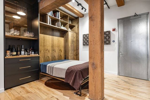 21 Wormwood Street 411, Boston, MA 02210