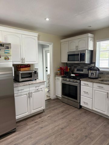 1836 Baythorne Road, West Palm Beach, FL 33415