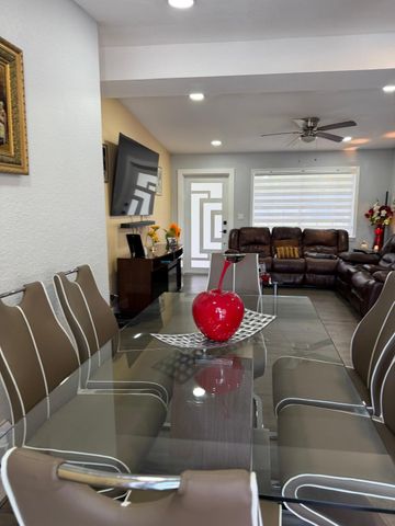 1836 Baythorne Road, West Palm Beach, FL 33415
