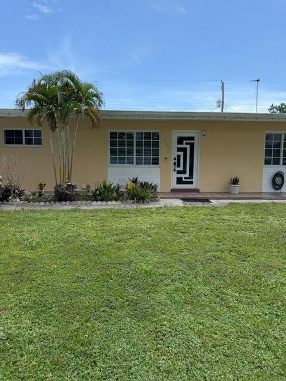 1836 Baythorne Road, West Palm Beach, FL 33415