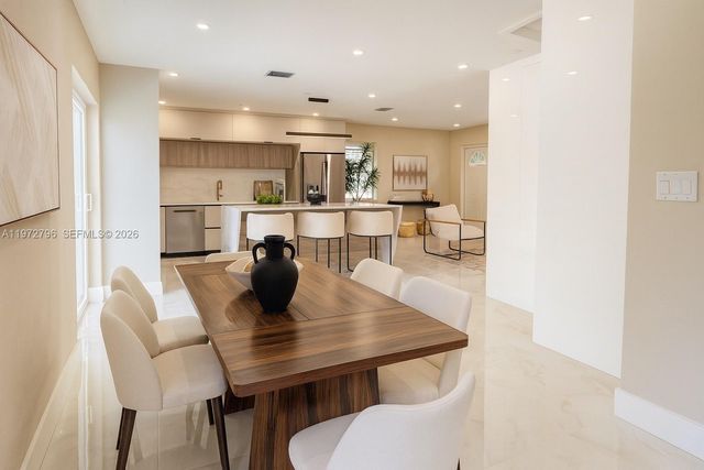 1399 NE 38th St, Oakland Park, FL 33334