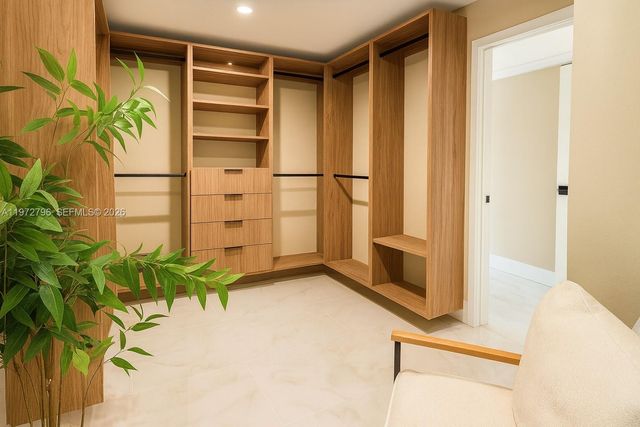 1399 NE 38th St, Oakland Park, FL 33334