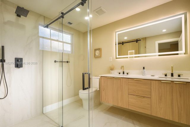 1399 NE 38th St, Oakland Park, FL 33334