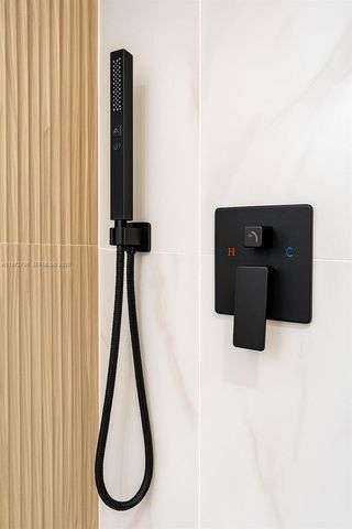 1399 NE 38th St, Oakland Park, FL 33334