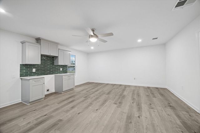 6415 Upshaw Drive, Houston, TX 77396