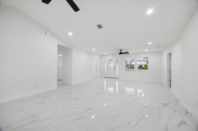 6415 Upshaw Drive, Houston, TX 77396