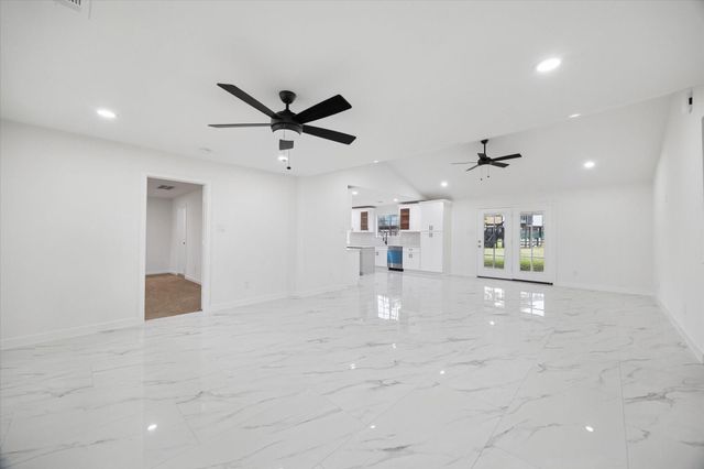 6415 Upshaw Drive, Houston, TX 77396