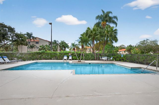 3390 N Pinewalk Drive N 1026, Margate, FL 33063
