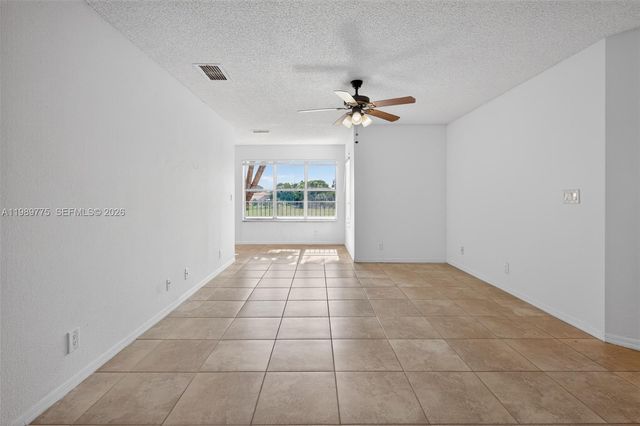 3390 N Pinewalk Drive N 1026, Margate, FL 33063