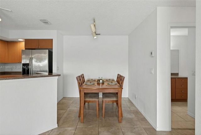 3390 N Pinewalk Drive N 1026, Margate, FL 33063