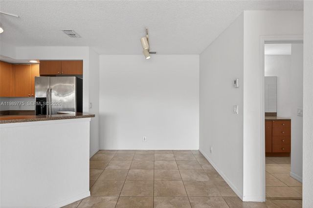 3390 N Pinewalk Drive N 1026, Margate, FL 33063