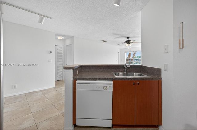 3390 N Pinewalk Drive N 1026, Margate, FL 33063