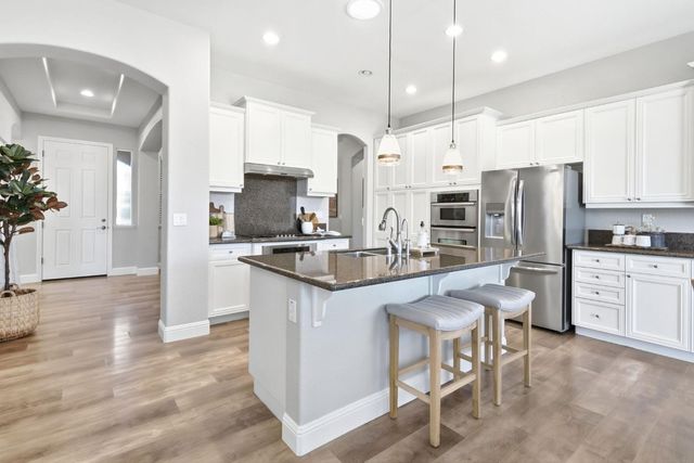679 Lefevre Dr, Folsom, CA 95630